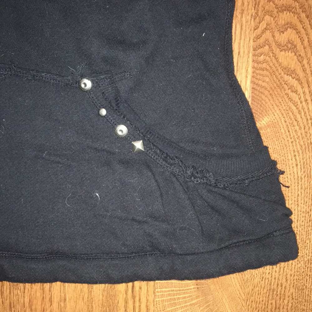 BLACK V NECK PEACE SIGN STUD SWEATSHIRT SIZE M - Picture 4 of 8